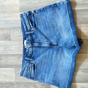 NWOT Size 17 Junior's Dark Denim Shorts